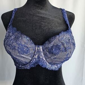 Elegant Lace Underwire Bra in Blue
